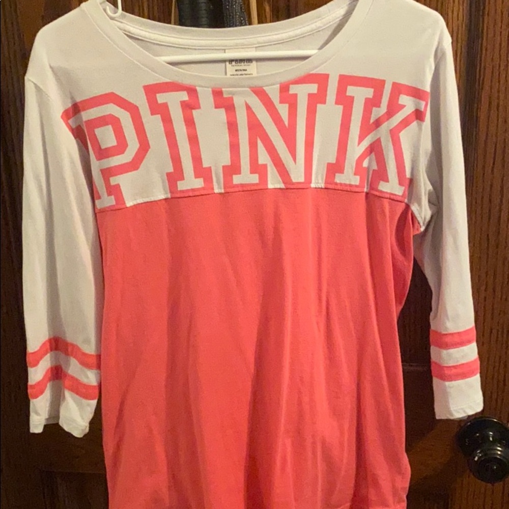 VS Pink tee